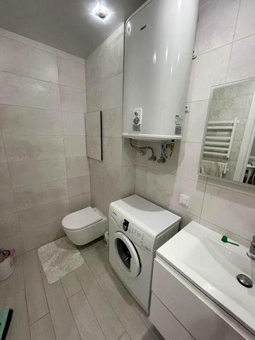 Продам свою 4к квартиру центр