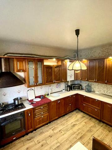 Будинок-герой, бо ж єдиний в своєму роді! 6 кімн. + гостьовий + гараж!