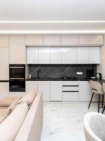 Продається унікальна трикімнатна квартира з виглядом на Ратушу! ЖК Авторський