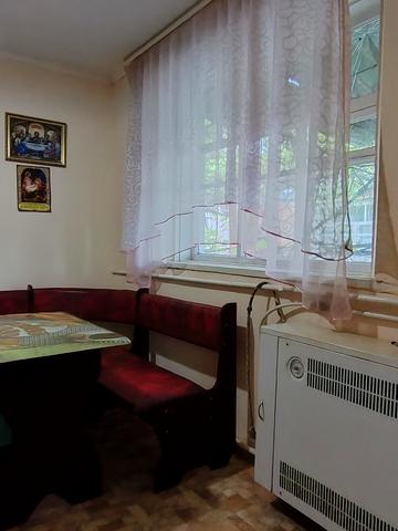 Будівельників вул., 15