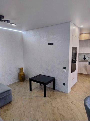 Продаж квартири з ремонтом на Казбеті