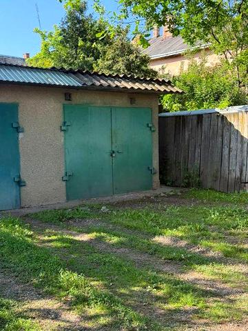 Продається двокімнатна квартира в центрі на Фучика