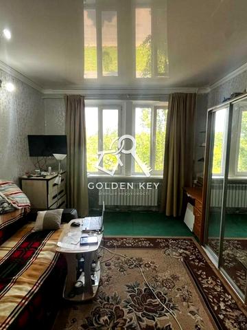 Конституційна вул., 10