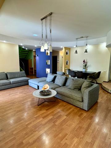 Тіниста вул., 15