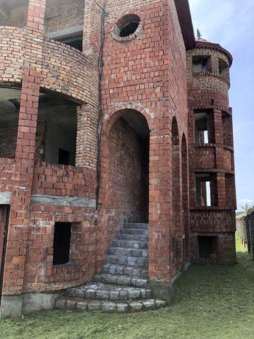 Продається два будинки за ціною одного, у селі Лисовичі, поруч Моршин