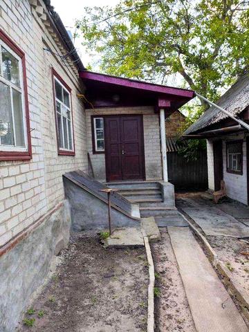 Будинок в селі Костянтинівка