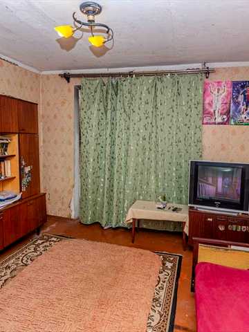 Миру вул., 7