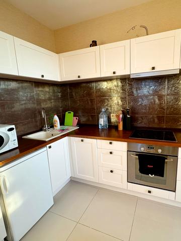 Володимира Івасюка просп. (Героїв Сталінграду), 4