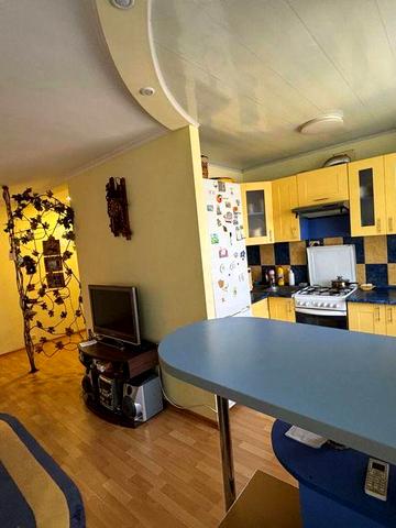 Трикімнатна квартира з автономним опаленням