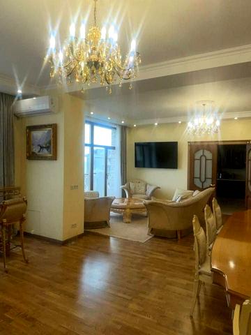 Аркадійське плато вул. (Гагаринське плато), 5