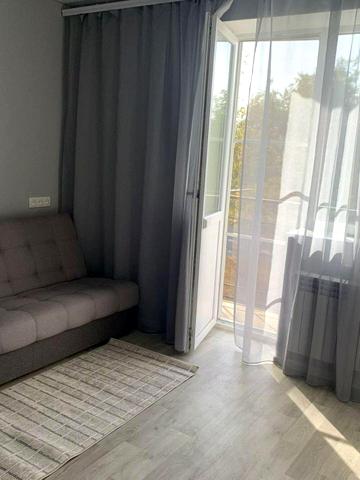 Новошкільна вул., 92