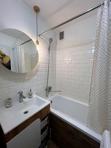 Продам 3 к. кв. вул  Шкільна  Петропавлівська Борщагівка, комісія 3%