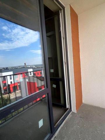 Велика 1-к з балконом! Газове опалення, є штукатурка.