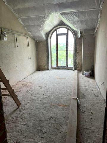 2-х поверхова квартира 120кв в центрі міста Калуш