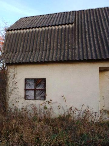 Продається дача на околиці Долини
