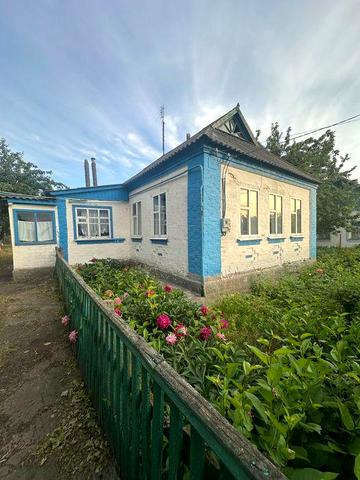 Продам будинок смт Кегичівка Берестинського району.