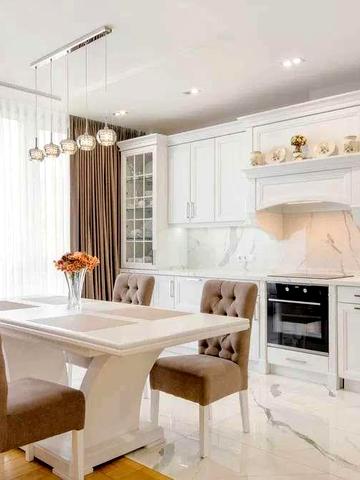 Журавлина вул., 4