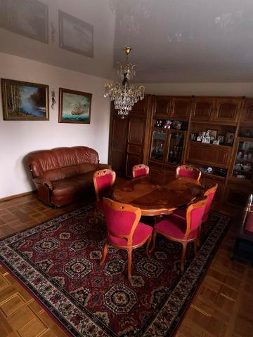 Садова вул. (Чубаря), 1