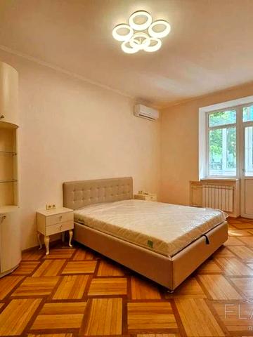 Іоанна Павла II вул. (Патріса Лумумби), 7