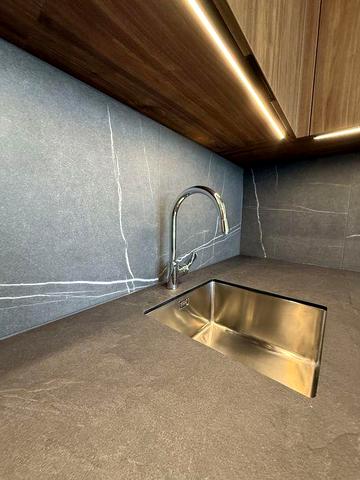 Оренда квартири в центрі міста з евроремонтом.