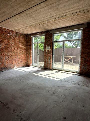 Продаж таунхаусу з гаражем та власною ділянкою