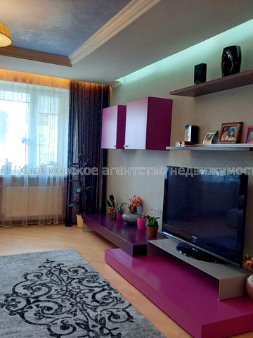 Лебединська вул., 3