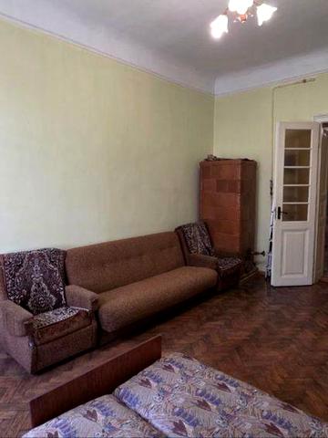 Продається 1-кімнатна квартира в центрі міста