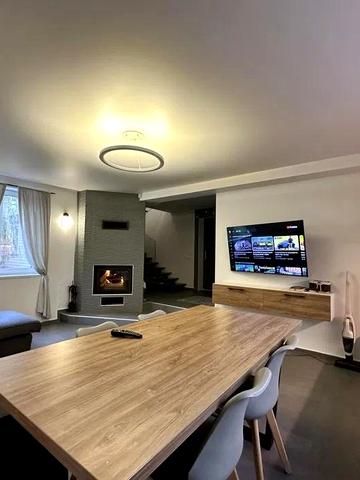 Богатирська вул., 1а