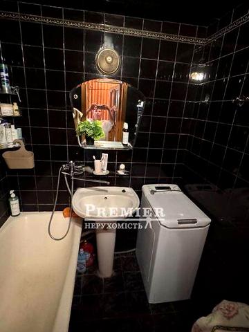 Продаж 3к Квартира Академіка Заболотного вулиця