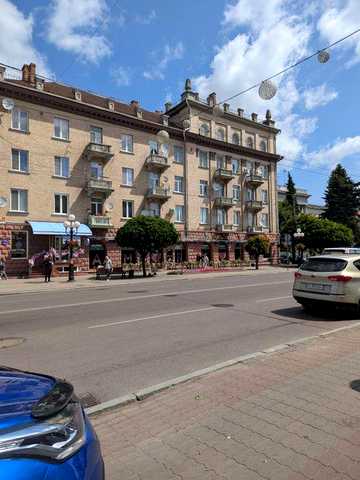 Продається ЕКСКЛЮЗИВНА 3кімнатна СТАЛІНКА в самому центрі міста