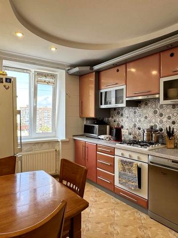 Івана Богуна проїзд, 6