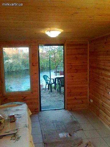 Хозяин продаст дом у реки  село Будище к-в Дружба