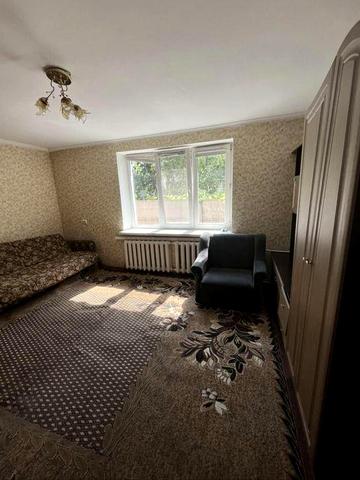 Продаж частини будинку в самому центрі міста. Окремий двір, торгуємось