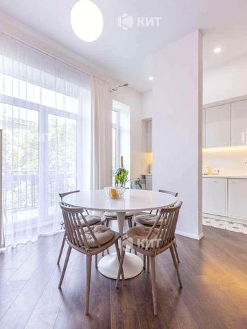 Юри Зойфера вул. (Анрі Барбюса), 7