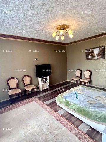 Переяславська вул., 23