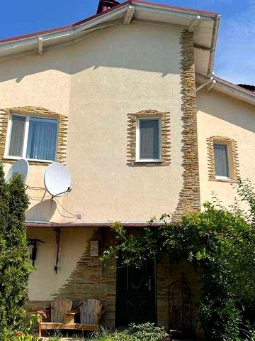 Продаж чудового будинку з дизайнерським ремонтом