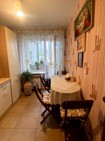 Новопирогівська вул., 19