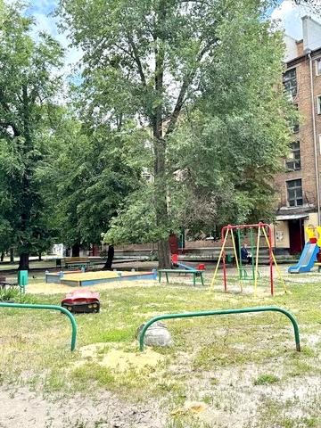 Південнопроектна вул., 18