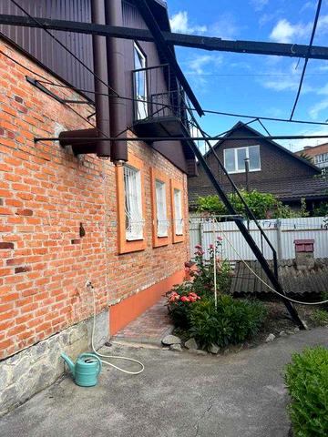 Продам затишний будинок на березі озера в центрі м. Миргород