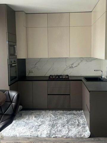 Павла Скоропадського вул., 4