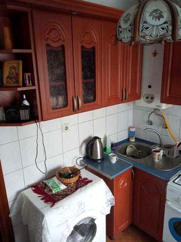 продаж квартири  вул Золота 36 4\5ц  48м ціна 70000 дол