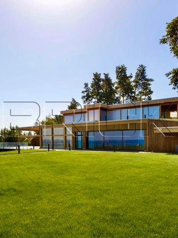 Вул. Приморська 7