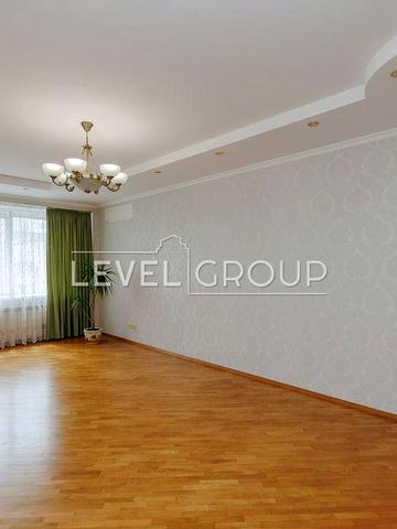 3-кімнатна квартира, 101 м², Дарницький район