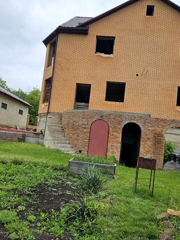 Продам дім ( незавершене будівництво)