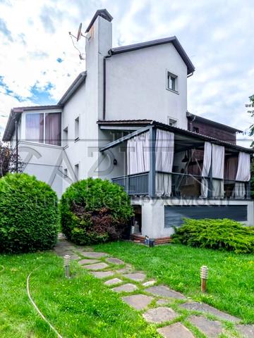 Київська вул., 5