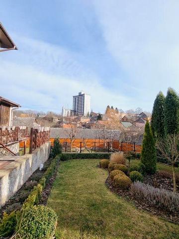 Оренда будинку в центрі міста!