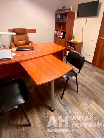 Вячеслава Чорновола вул., 15