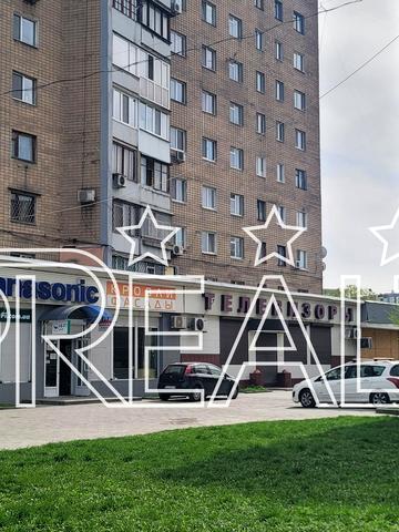 Гімназійна набережна вул. (Червоношкільна набережна), 18