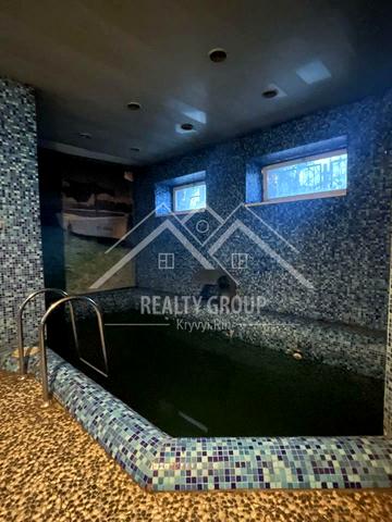 Володимира Черкасова вул., 80