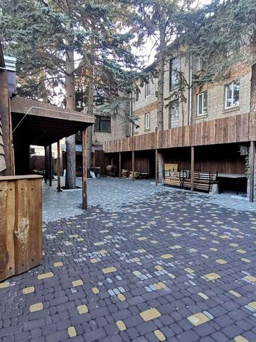 Космічна вул., 111